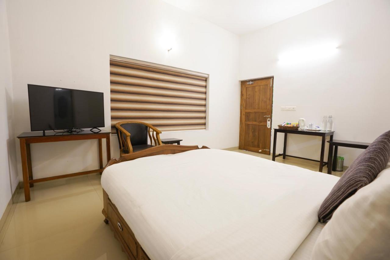 सहारा Once Upon The River, Aluva - Near Cochin International Airport Kochi
