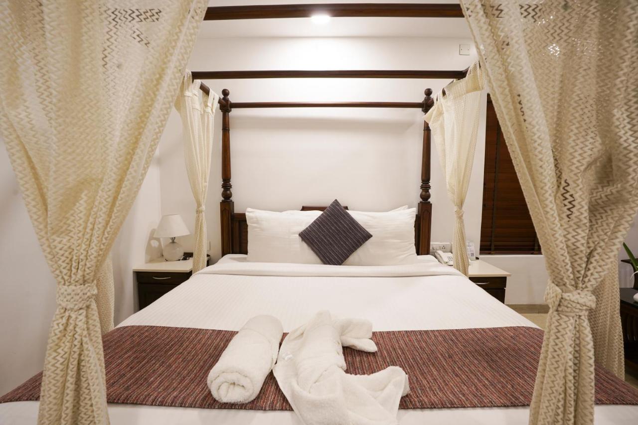 Once Upon The River, Aluva - Near Cochin International Airport सहारा Kochi