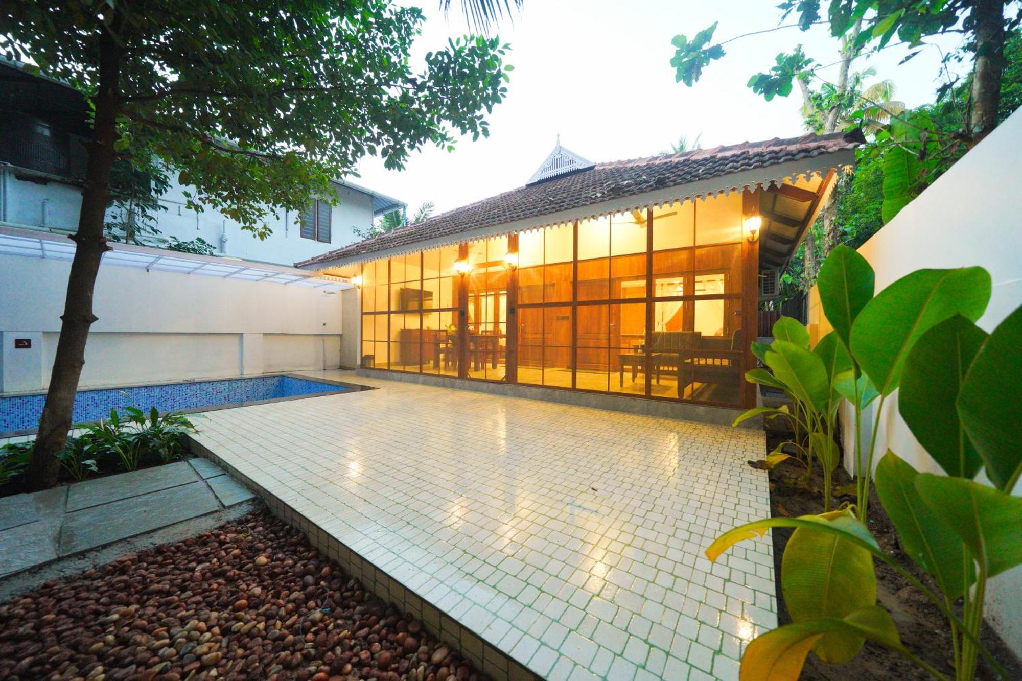Once Upon The River, Aluva - Near Cochin International Airport सहारा Kochi