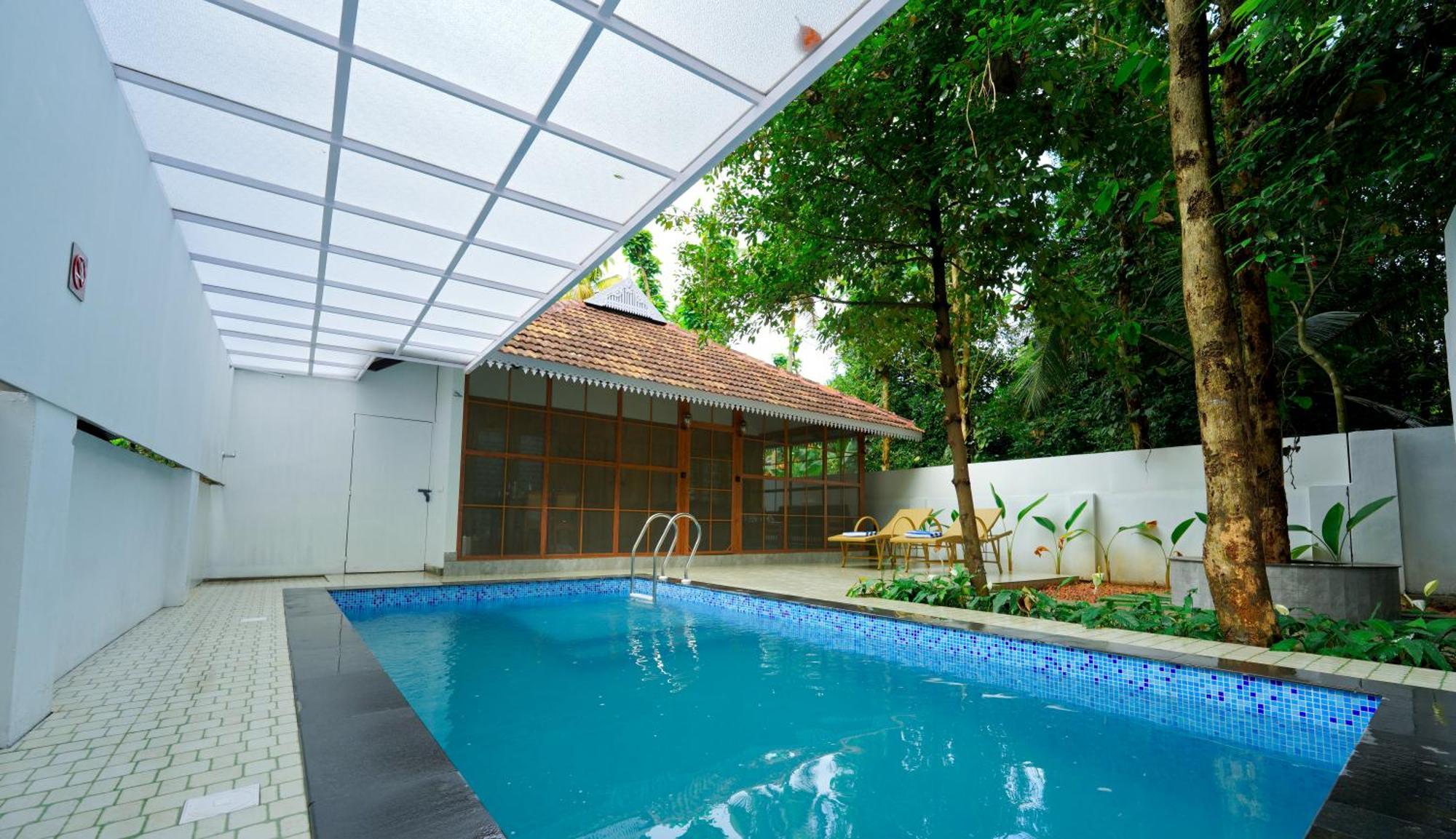 सहारा Once Upon The River, Aluva - Near Cochin International Airport