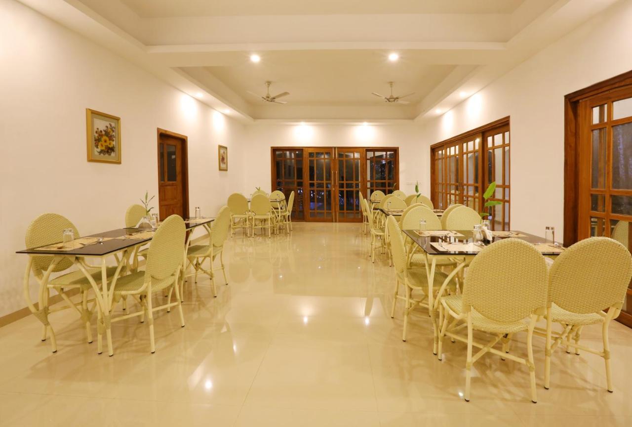 सहारा Once Upon The River, Aluva - Near Cochin International Airport