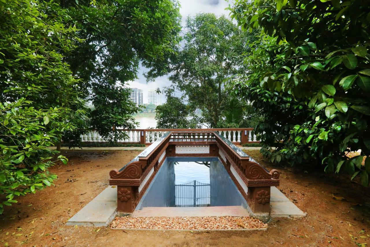 Once Upon The River, Aluva - Near Cochin International Airport सहारा